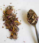 Чайный напиток из ферментированных листьев и цветов "Чайные листья" горный Крым / 50 г